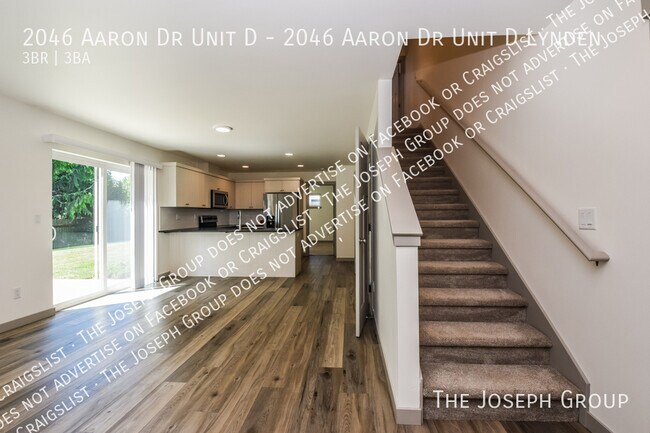 Building Photo - 2046 Aaron Dr