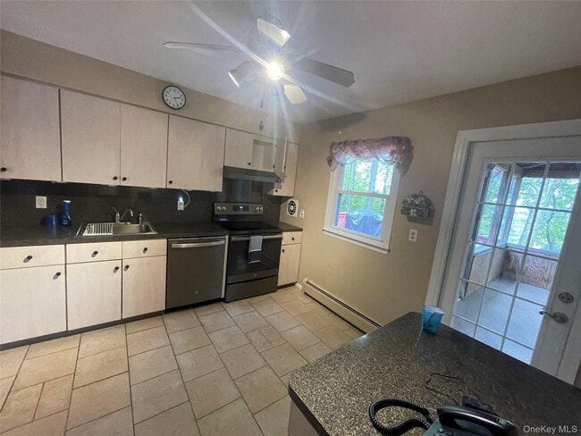 Building Photo - 17 Woodrum Dr