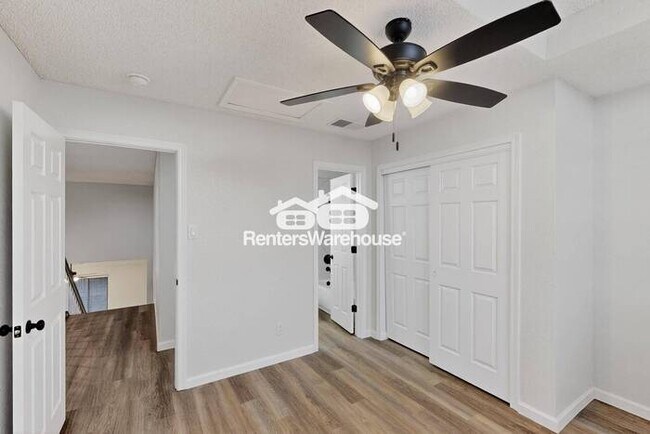 Building Photo - MOVE IN READY - 3BED/2.5BATH - CARROLLTON ...