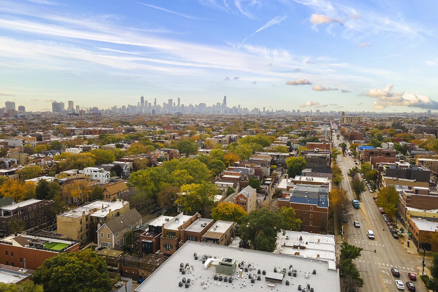 Building Photo - 3838 N Greenview Ave