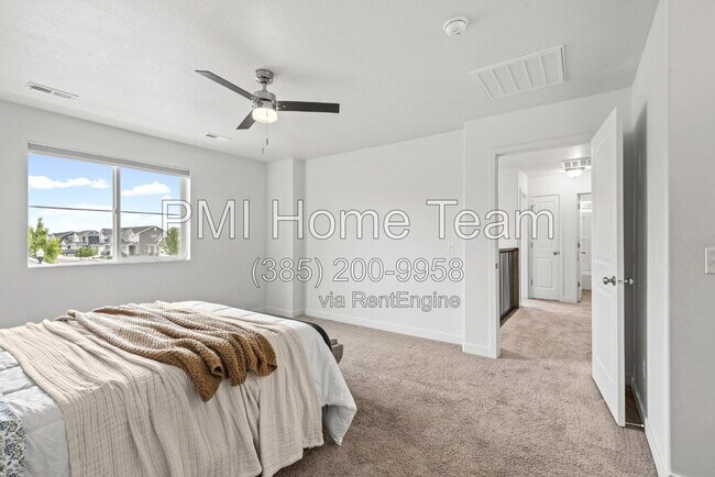 Building Photo - 1812 W Parkview Dr