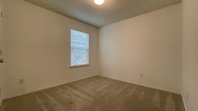 Building Photo - 1315 Binfield Dr