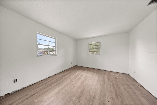 Building Photo - 2931 SE 52nd Ave