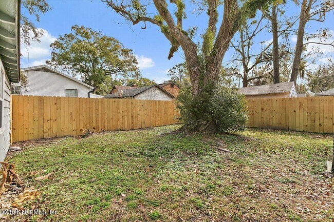 Building Photo - 2125 Arcadia Pl