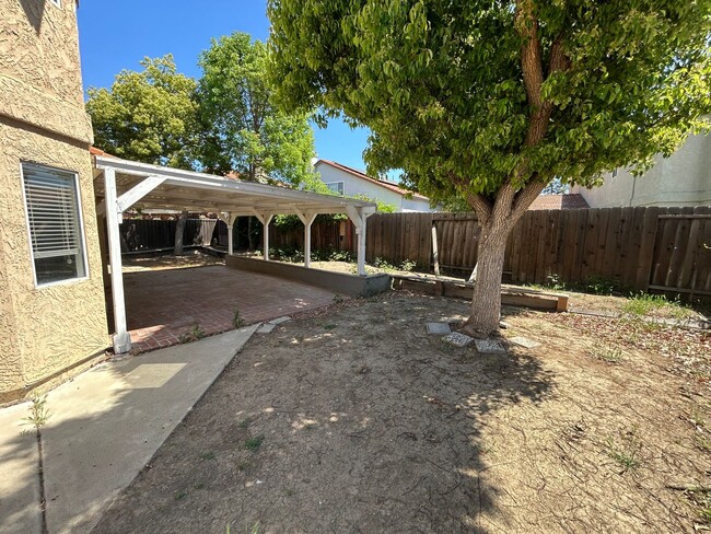 Building Photo - Spacious 4 Bedroom 2.5 Bath Home Antioch