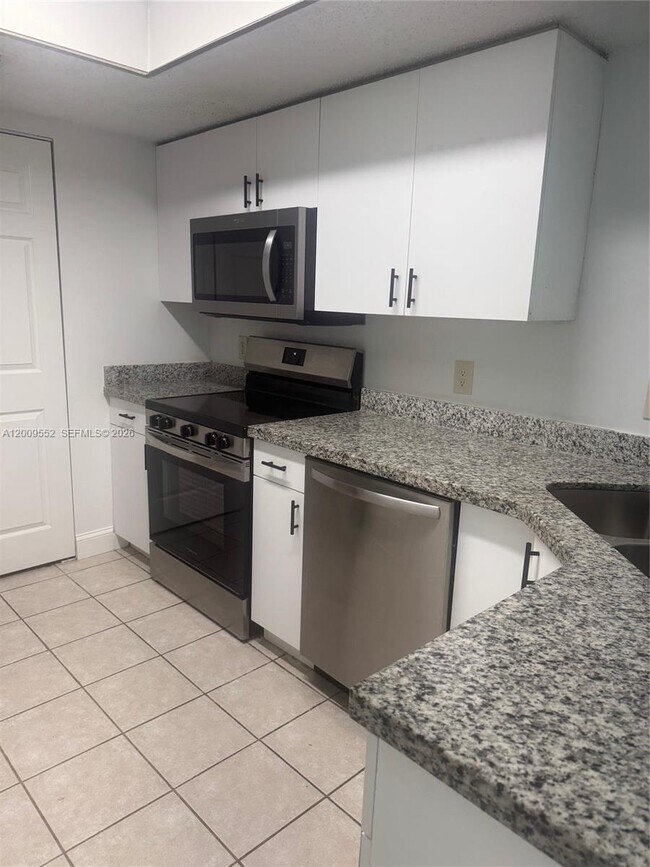 Building Photo - 5065 Wiles Rd