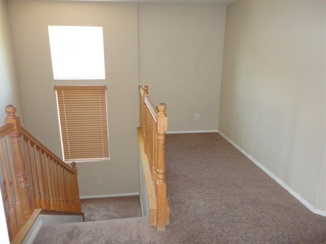 Building Photo - 6473 Karlsen Ct