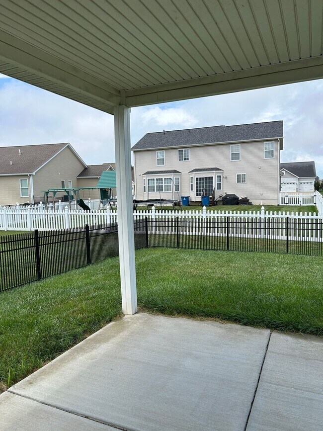 Building Photo - 2609 Beacon Point Ct