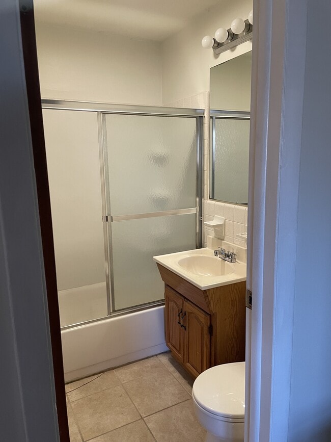 Building Photo - 624 Cross Lanes Dr