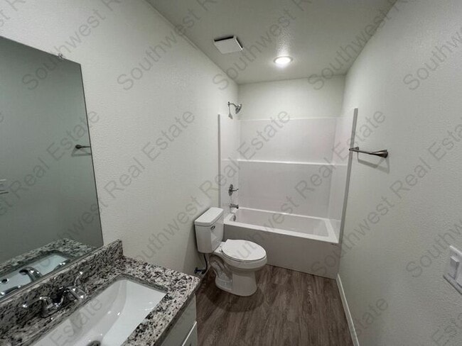 Building Photo - Brand new 2 bedroom 2 bath duplex