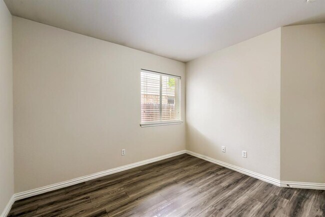 Building Photo - 4447 Bremner Dr