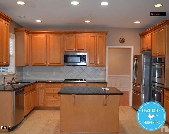 Primary Photo - 200 Elmhaven Way