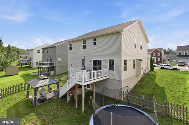 Building Photo - 9202 Wood Creek Cir
