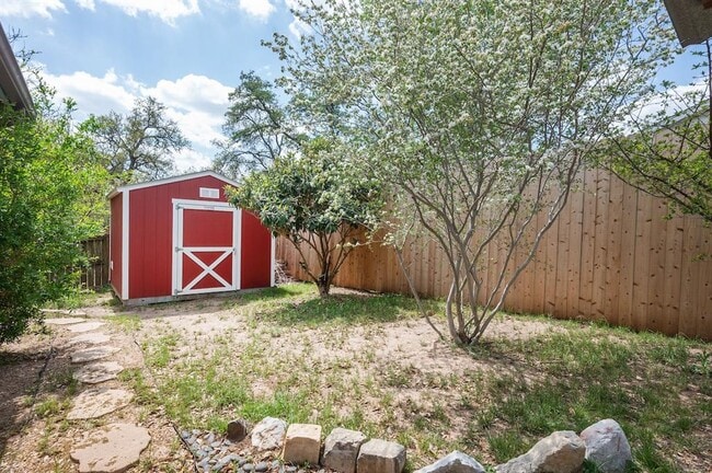 Building Photo - 8202 Longview Rd