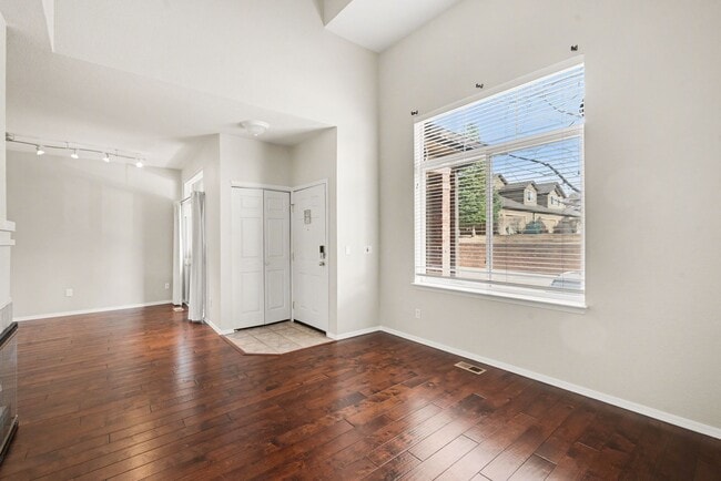 Building Photo - FURNISHED or unfurnished - 3 bed 3 bath Gated Highlands Ranch Home!