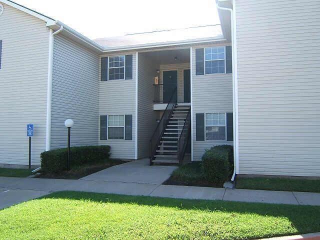 Primary Photo - 2 bedroom Water included ! Must see!