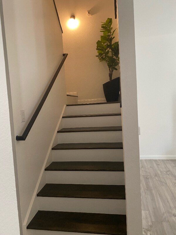 Building Photo - 2743 Hyde Park Dr