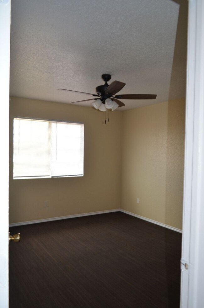 Building Photo - 4400 Alan Kent Dr