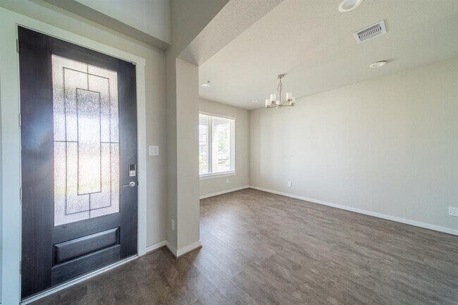 Building Photo - 3406 Royal Elk Ct