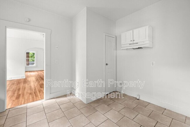 Building Photo - 5316 Court I