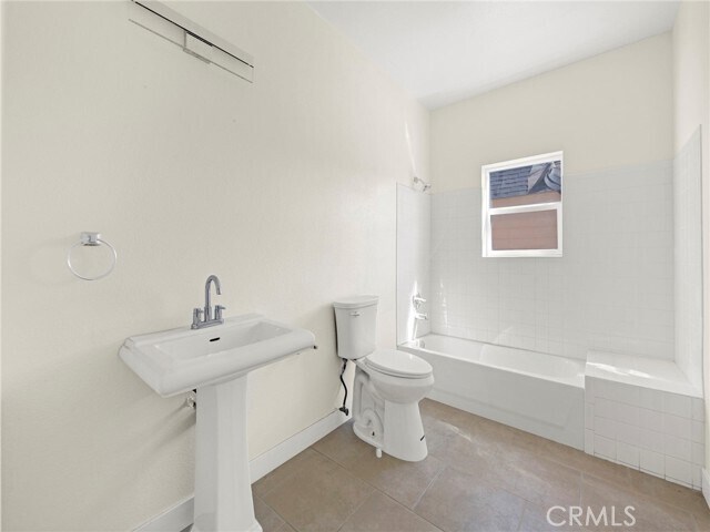 Building Photo - 2575 Rale Dr