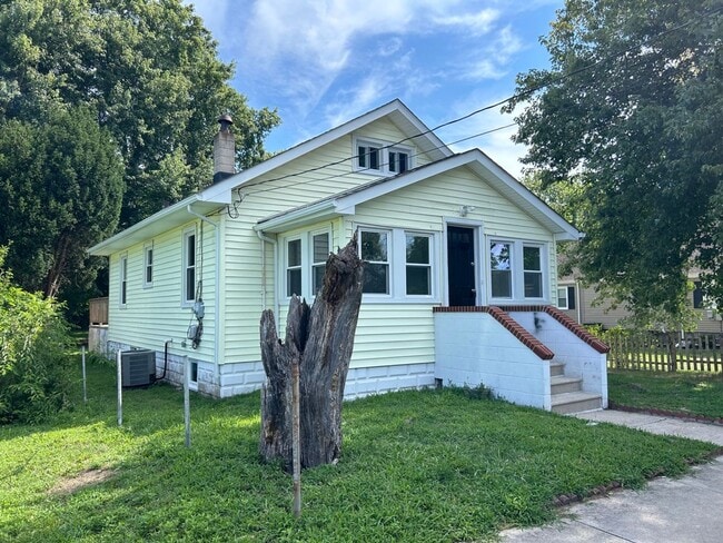 Building Photo - Beautifully Renovated 2-Bedroom House Featuring Extra Attic Storage