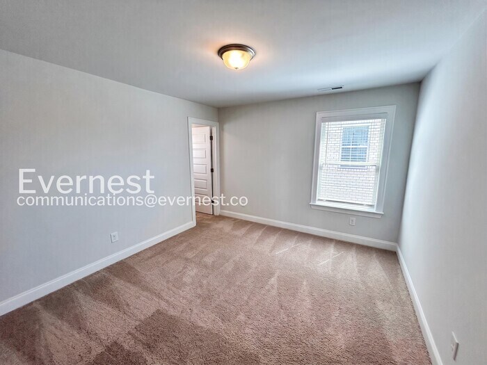 Building Photo - 1122 Carlisle Pl