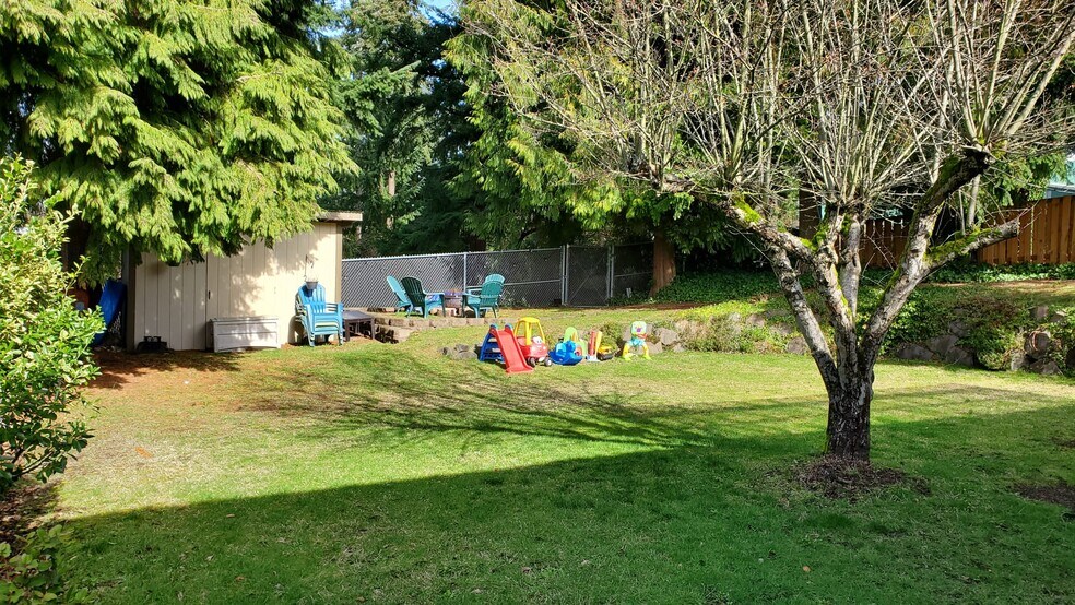 Building Photo - 434 S 199th St