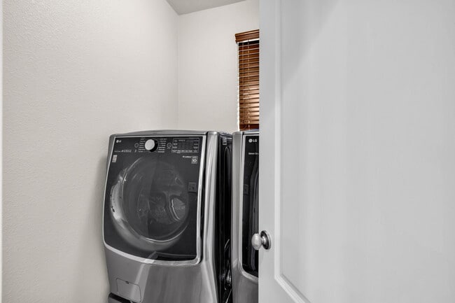 Building Photo - 9 Dulcibbella Pl