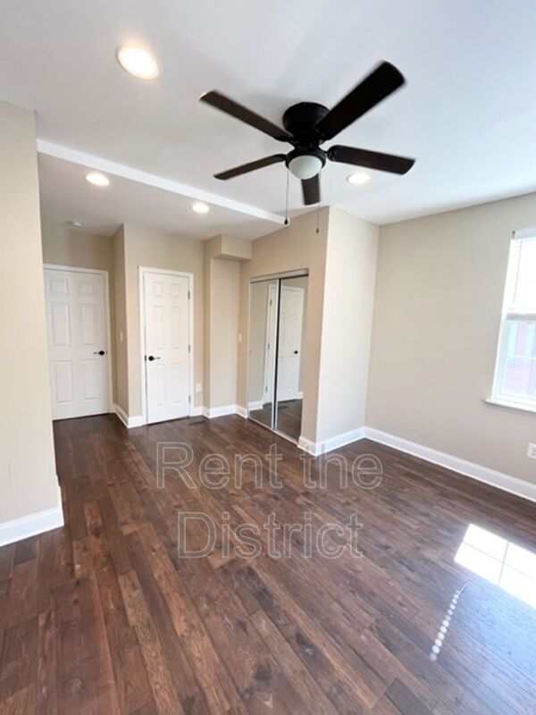 Building Photo - 318 Seaton Pl NE