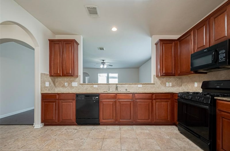 Building Photo - 7411 Jacobs Well Dr