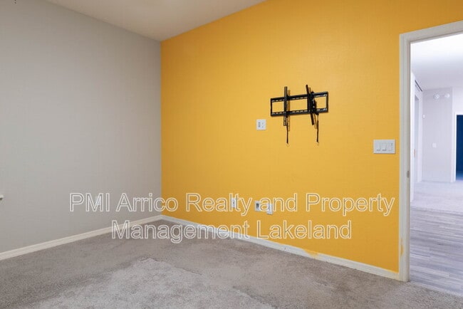Building Photo - 1069 Montgomery Ln