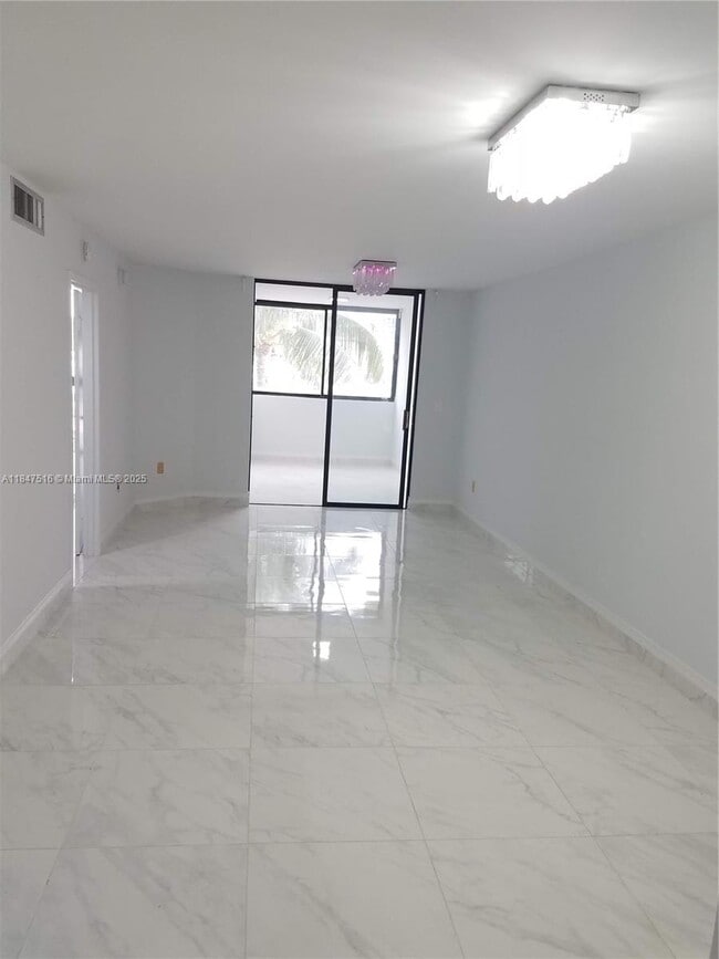 Building Photo - 6937 Bay Dr