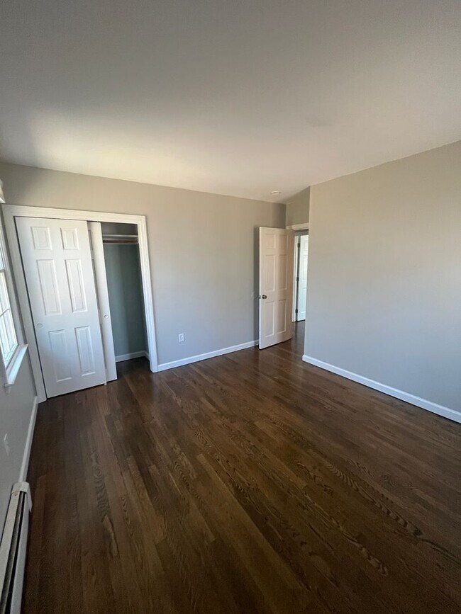 Building Photo - Great 3 Br / 2 Ba Split Level Home in Sandwich