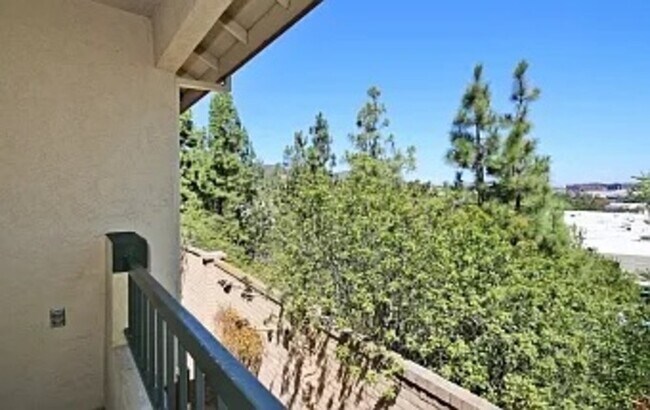 Building Photo - 10921 Sabre Hill Dr