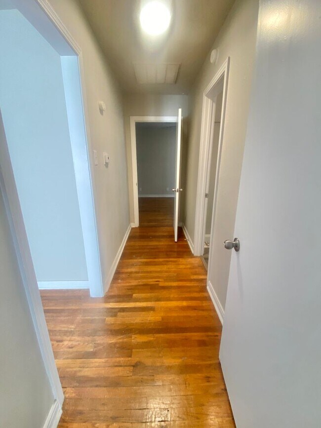 Building Photo - 2420 33rd St