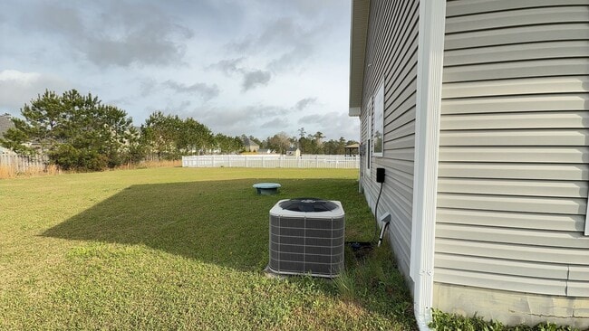 Building Photo - Beautiful 3 bedroom, 2 bath House