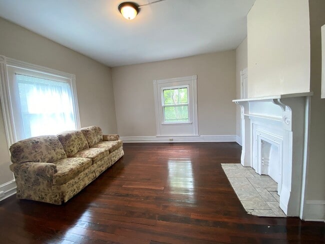 Building Photo - 9 Bed 5 Bath Historic Home - Commercial Use