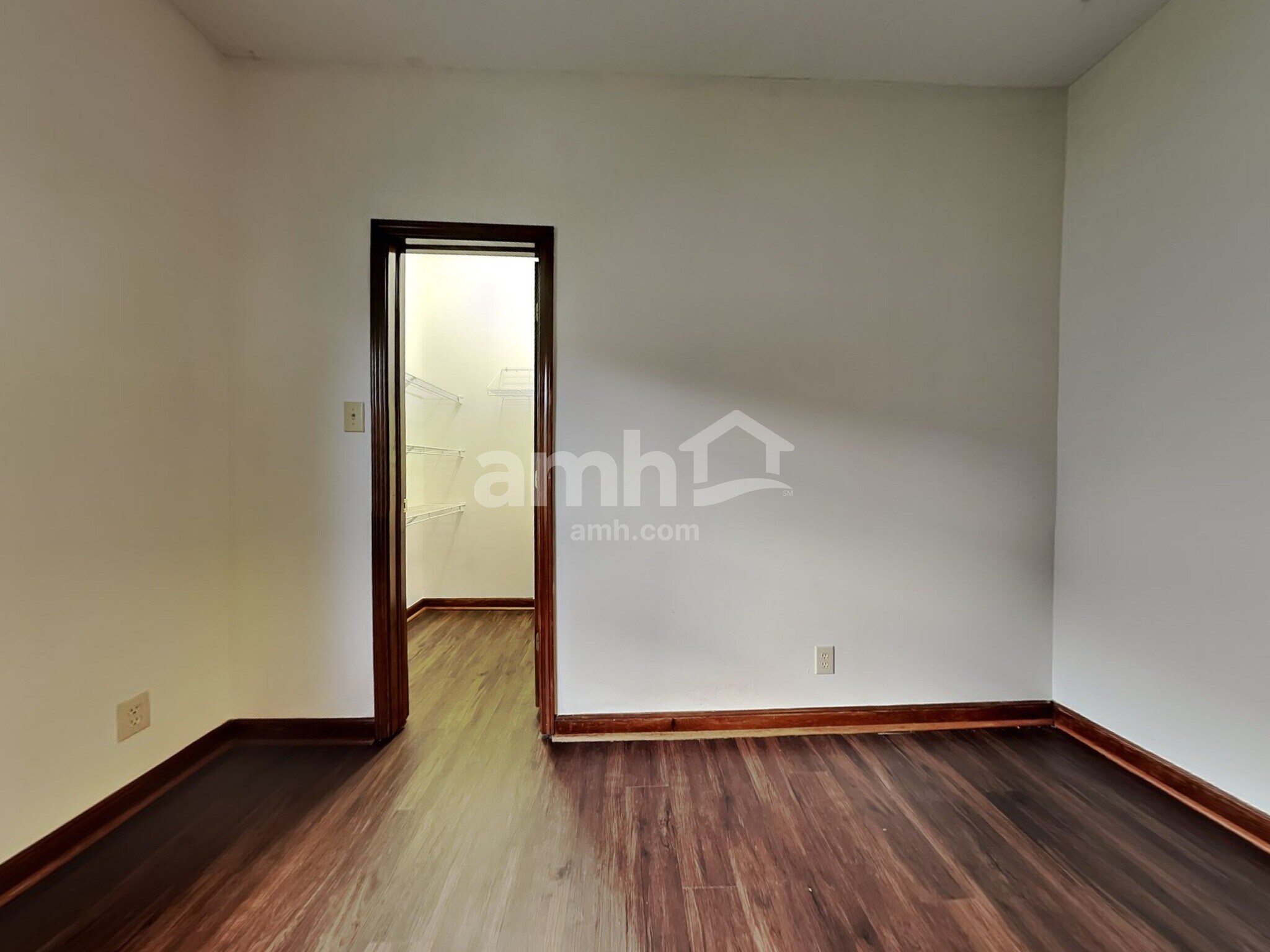 Building Photo - 9940 Wellcroft Ln