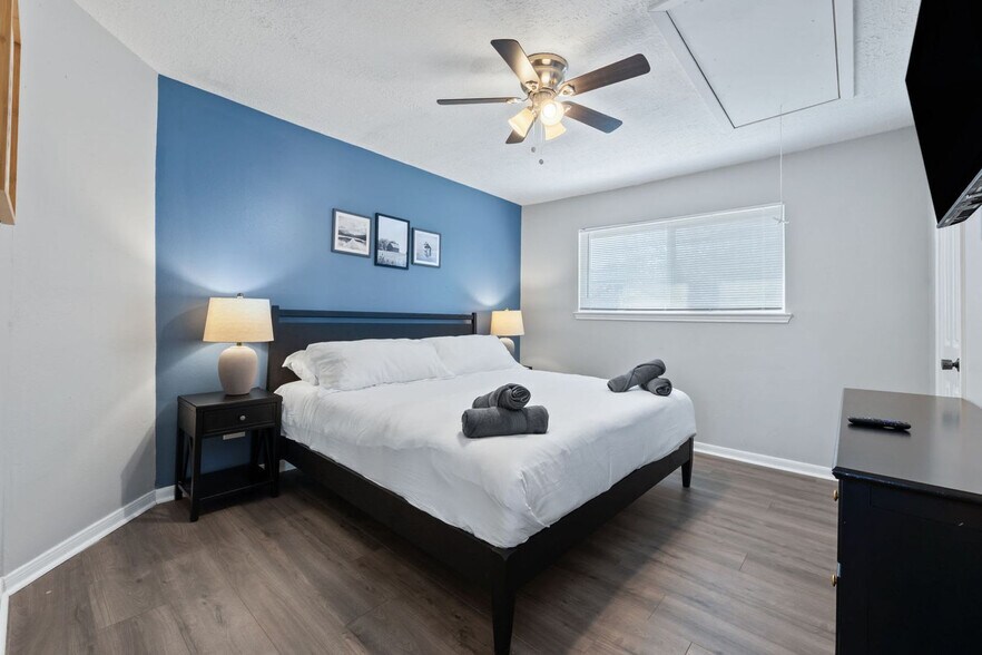 Building Photo - 9123 Kerr Dr