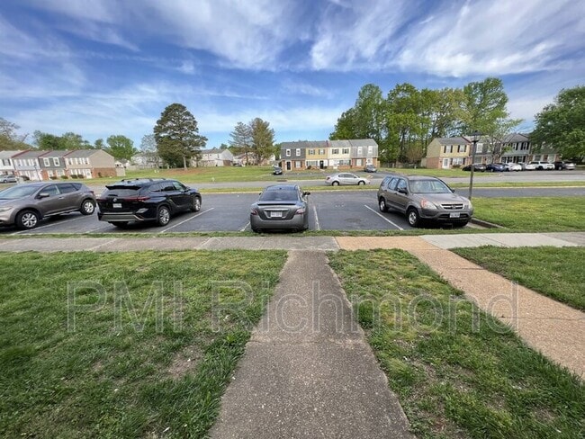 Building Photo - 307 Cedarwood Rd