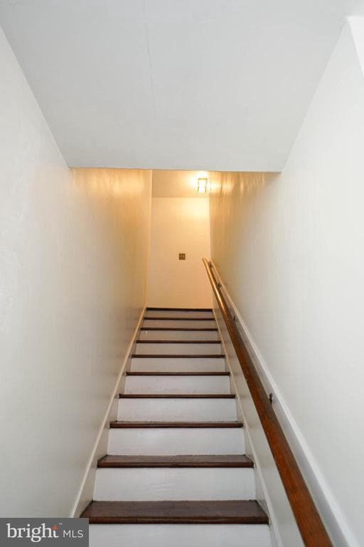 Building Photo - 611 Locust St