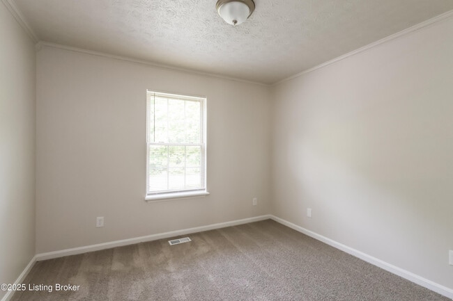 Building Photo - 548 Reichmuth Ln