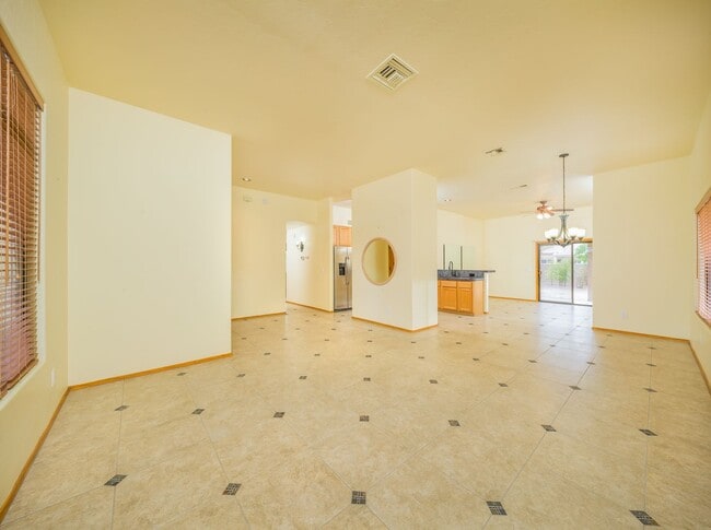 Building Photo - Beautiful Spacious NW home