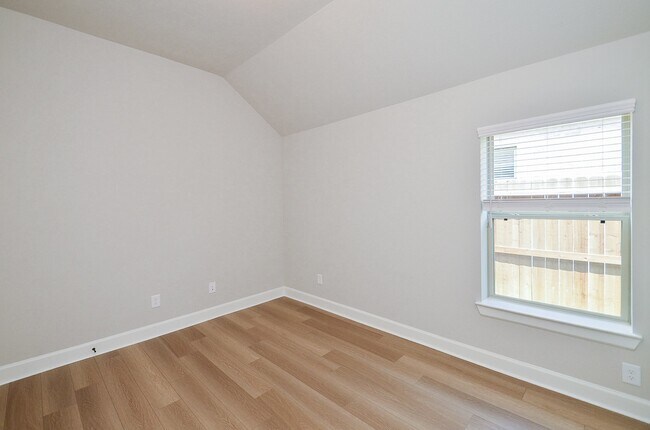 Building Photo - 18426 Bluebird Br Ln