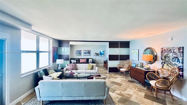 Building Photo - 9225 Collins Ave