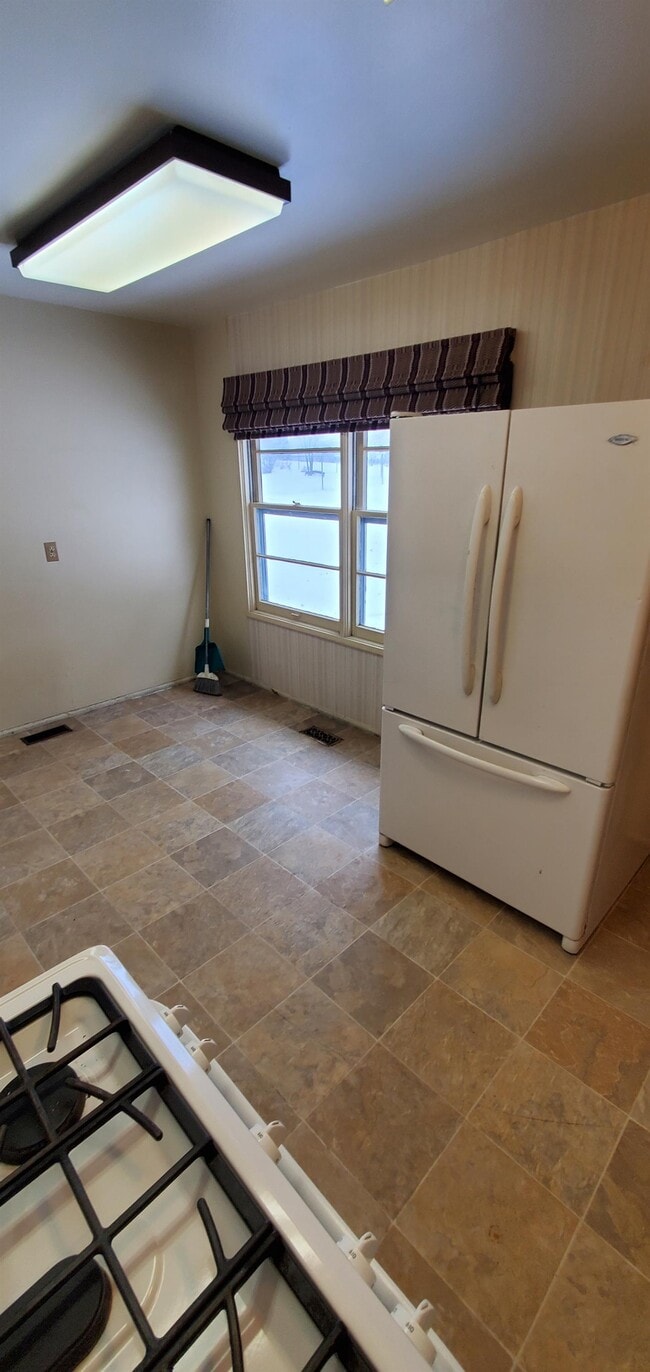 Building Photo - 182 Jacolyn Dr NW