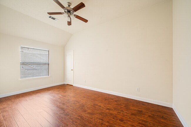 Building Photo - 11134 Maynard Pl