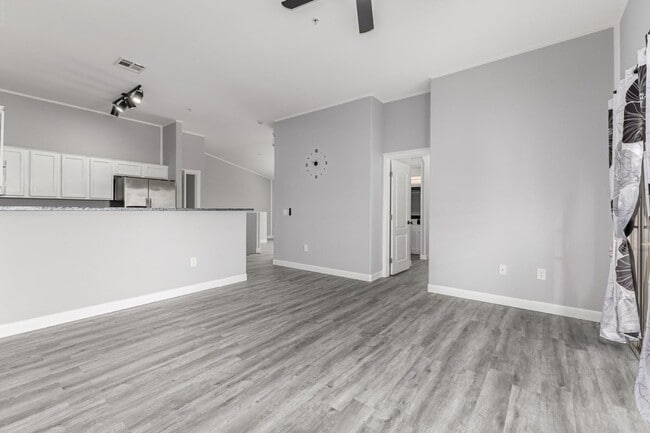 Building Photo - 1350 S Greenfield Rd