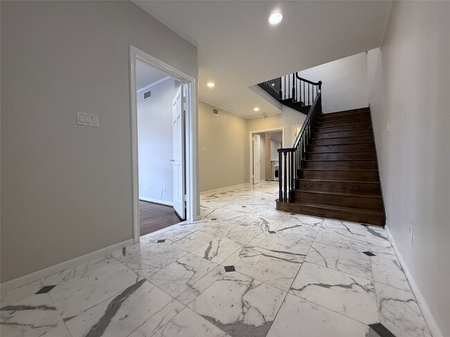 Building Photo - 2813 Saint St